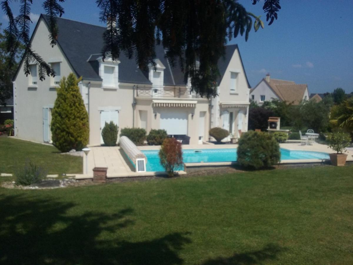 Villa Le Clos De Mosny อองบวส ภายนอก รูปภาพ